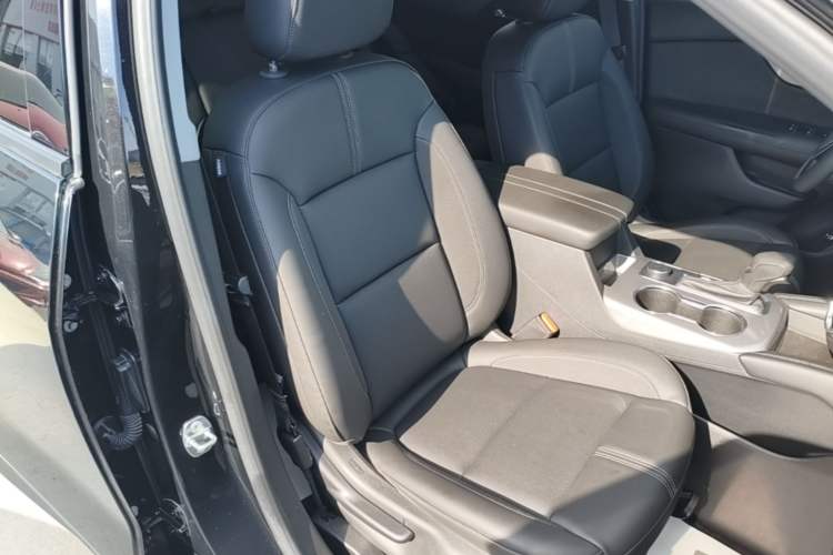 Used Chevrolet Blazer 2023 Light Hybrid 650T Model Right Front Seat