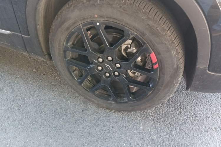 Used Chevrolet Blazer 2023 Light Hybrid 650T Redline Thunder Edition Right Front Wheel Hub