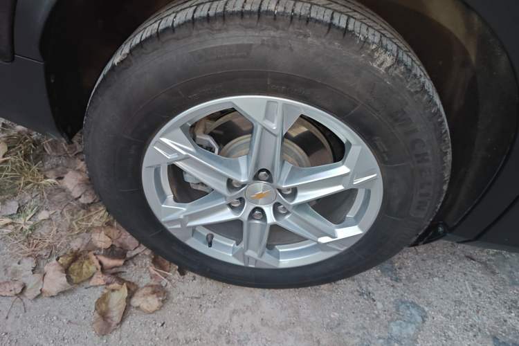 Used Chevrolet Blazer 2023 Light Hybrid 650T Model Right Rear Wheel Hub