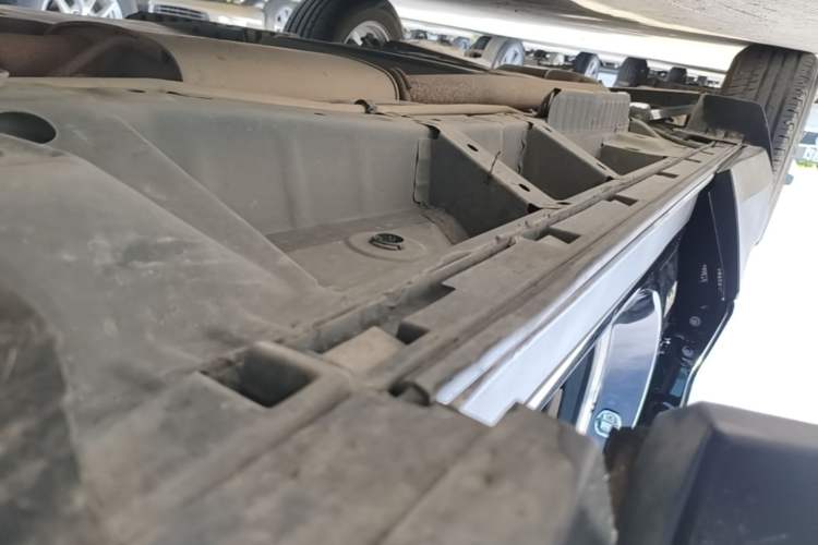 Used Chevrolet Blazer 2023 Light Hybrid 650T Model Right Side Sill