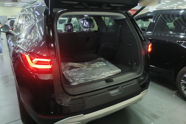 Used Chevrolet Blazer 2023 Light Hybrid 650T Redline Thunder Edition Trunk