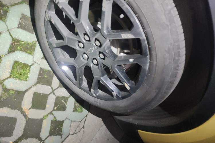 Used Chevrolet Blazer 2023 Light Hybrid 650T Redline Thunder Edition Right Front Wheel Hub