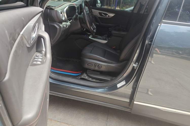 Used Chevrolet Blazer 2023 Light Hybrid 650T Redline Thunder Edition Driver Seat