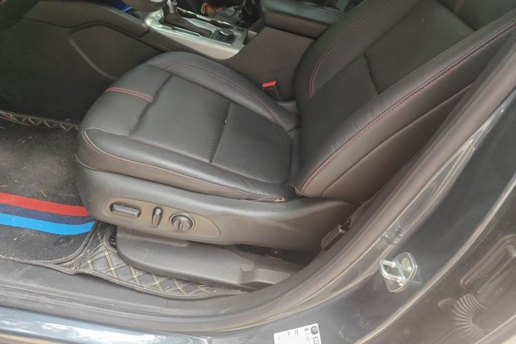 Used Chevrolet Blazer 2023 Light Hybrid 650T Redline Thunder Edition Left Front Seat