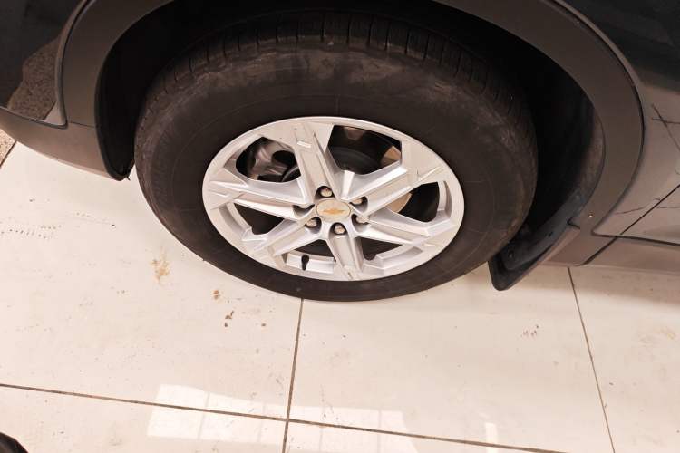 Used Chevrolet Blazer 2023 Light Hybrid 650T Model Left Front Wheel Hub