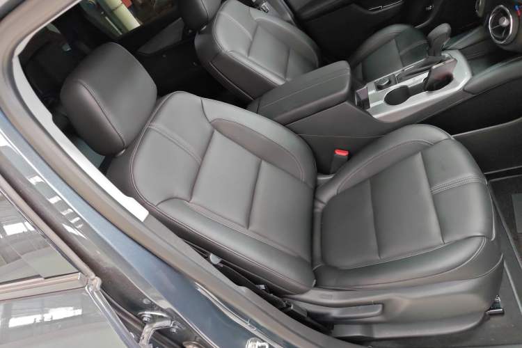 Used Chevrolet Blazer 2023 Light Hybrid 650T Model Right Front Seat