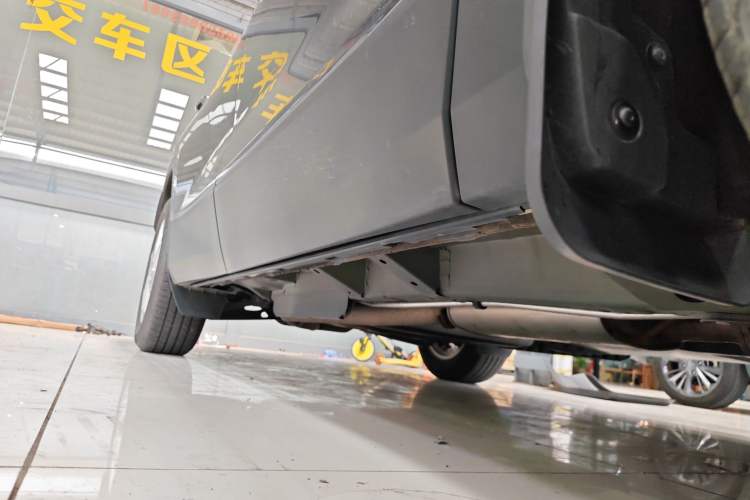 Used Chevrolet Blazer 2023 Light Hybrid 650T Model Right Side Sill