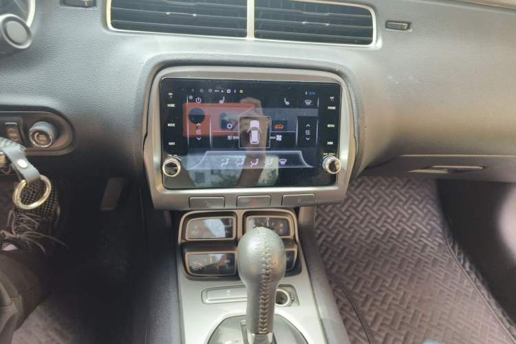 Used Chevrolet Camaro 2011 3.6L Legendary Performance Edition Audio And AC Panel