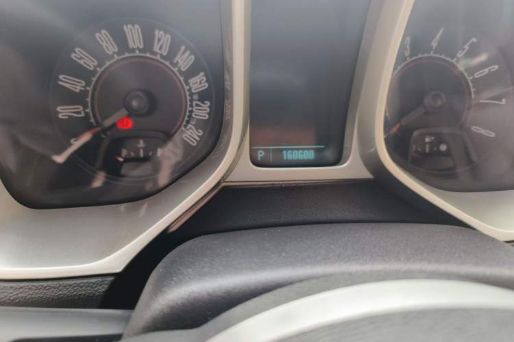 Used Chevrolet Camaro 2011 3.6L Legendary Performance Edition Odometer Close Up