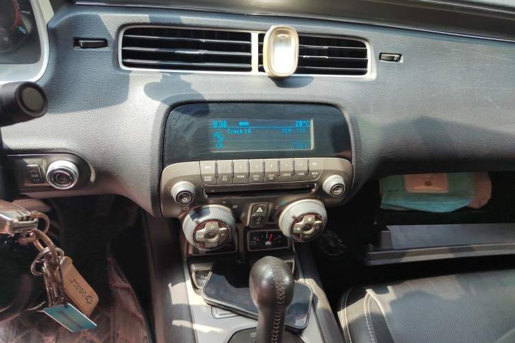 Used Chevrolet Camaro 2011 3.6L Legendary Performance Edition Audio And AC Panel