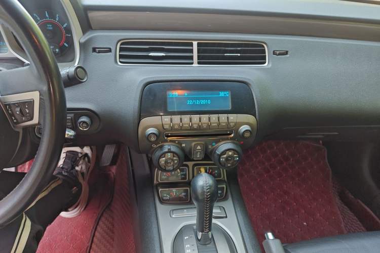 Used Chevrolet Camaro 2011 3.6L Legendary Performance Edition Audio And AC Panel