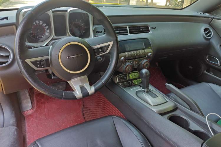 Used Chevrolet Camaro 2011 3.6L Legendary Performance Edition Center Console