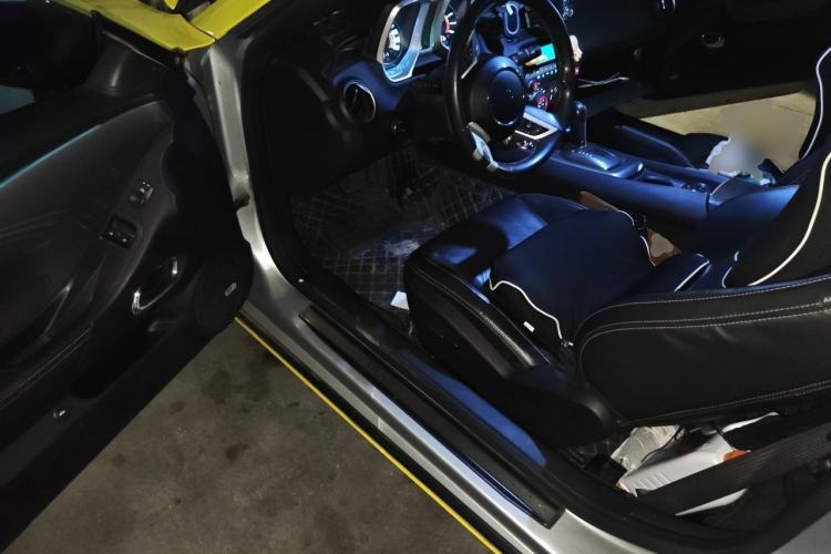 Used Chevrolet Camaro 2011 3.6L Legendary Performance Edition Driver Seat