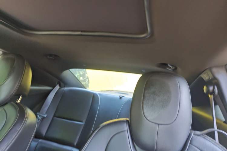 Used Chevrolet Camaro 2011 3.6L Legendary Performance Edition Headliner