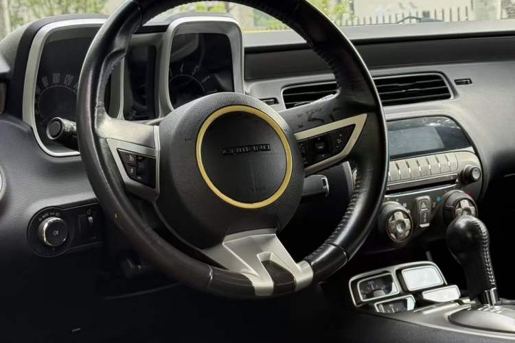 Used Chevrolet Camaro 2011 3.6L Legendary Performance Edition Interior 5