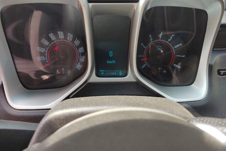 Used Chevrolet Camaro 2011 3.6L Legendary Performance Edition Odometer Close Up