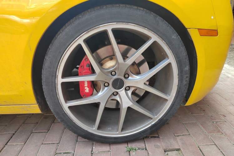 Used Chevrolet Camaro 2011 3.6L Legendary Performance Edition Right Front Wheel Hub