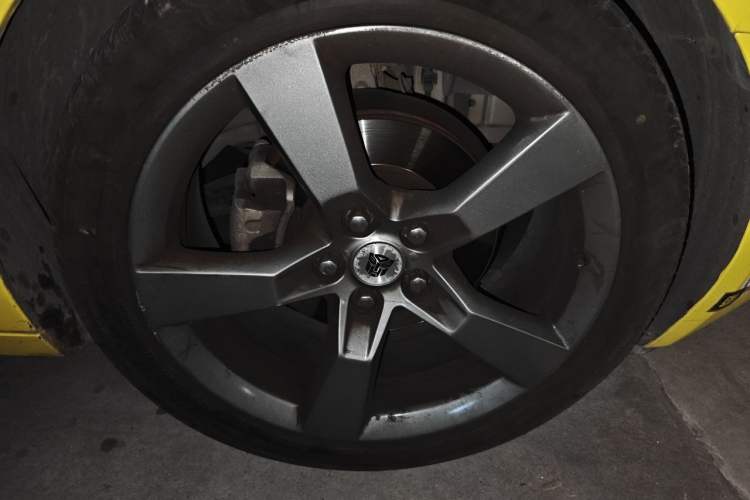 Used Chevrolet Camaro 2011 3.6L Legendary Performance Edition Right Front Wheel Hub