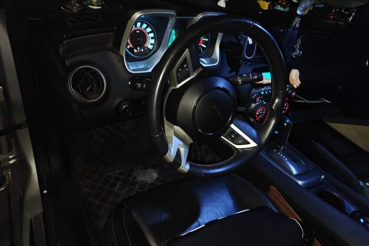 Used Chevrolet Camaro 2011 3.6L Legendary Performance Edition Steering Wheel