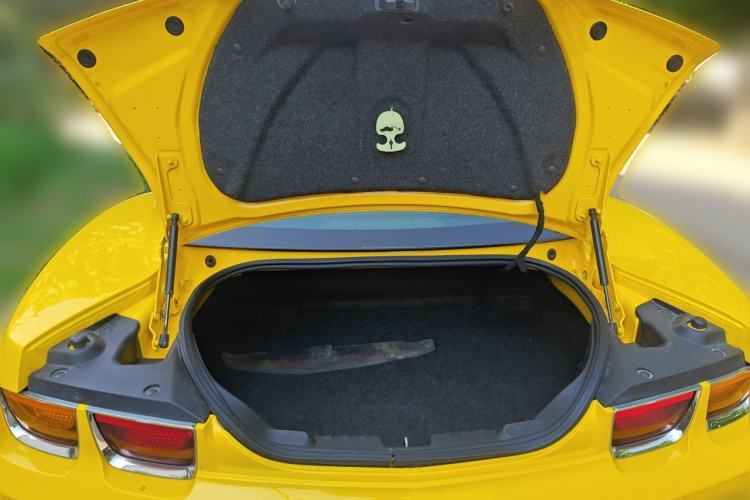 Used Chevrolet Camaro 2011 3.6L Legendary Performance Edition Trunk