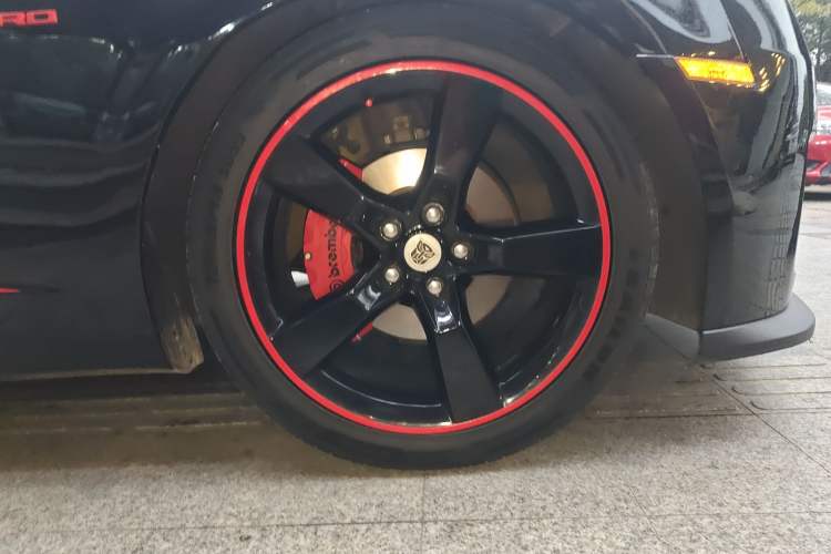 Used Chevrolet Camaro 2012 3.6L Legendary Performance Edition Right Front Wheel Hub