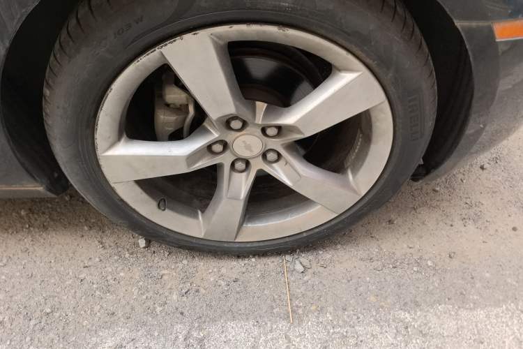 Used Chevrolet Camaro 2012 3.6L Legendary Performance Edition Right Front Wheel Hub