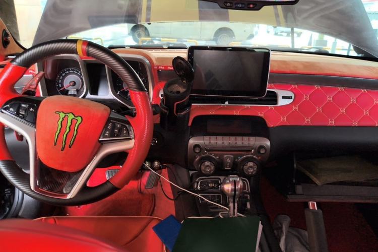 Used Chevrolet Camaro  Center Console