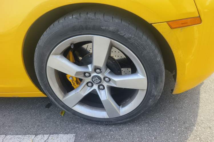 Used Chevrolet Camaro 2012 3.6L Legendary Performance Edition Right Front Wheel Hub