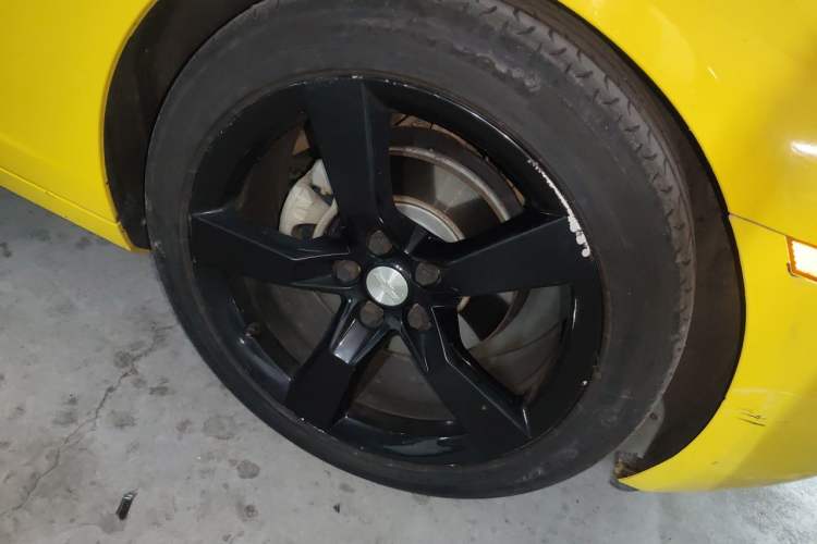 Used Chevrolet Camaro 2012 3.6L Legendary Performance Edition Right Front Wheel Hub