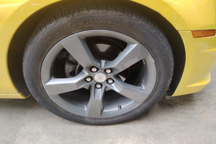 Used Chevrolet Camaro 2012 3.6L Legendary Performance Edition Right Front Wheel Hub