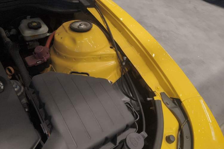 Used Chevrolet Camaro 2015 3.6L RS Limited Edition Engine Bay Left