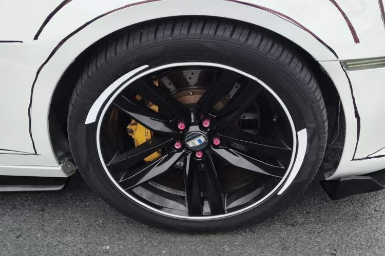 Used Chevrolet Camaro 2015 3.6L RS Limited Edition Right Front Wheel Hub
