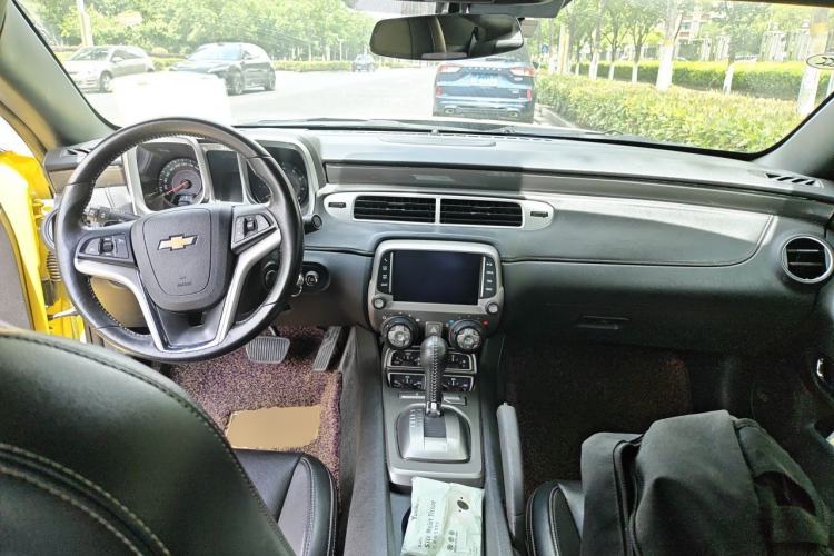 Used Chevrolet Camaro 2015 3.6L RS Limited Edition Center Console