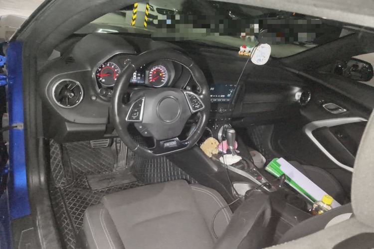 Used Chevrolet Camaro  Center Console