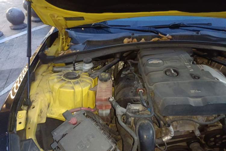 Used Chevrolet Camaro  Engine Bay Right