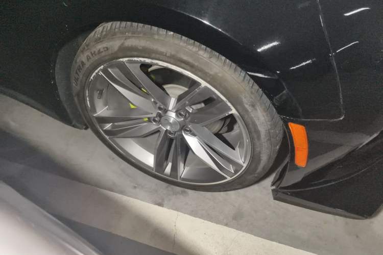 Used Chevrolet Camaro  Right Front Wheel Hub