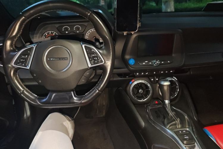 Used Chevrolet Camaro  Center Console