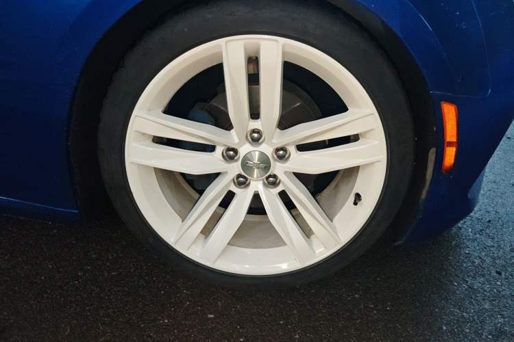 Used Chevrolet Camaro  Right Front Wheel Hub