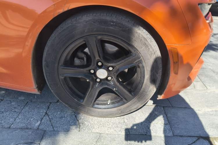 Used Chevrolet Camaro  Right Front Wheel Hub