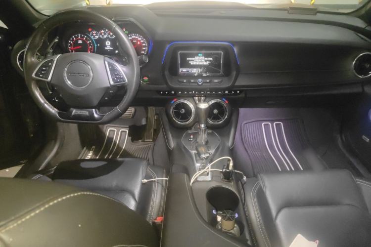Used Chevrolet Camaro 2017 2.0T RS Center Console