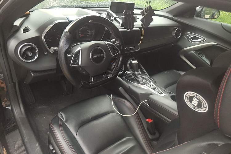 Used Chevrolet Camaro 2017 2.0T RS Center Console