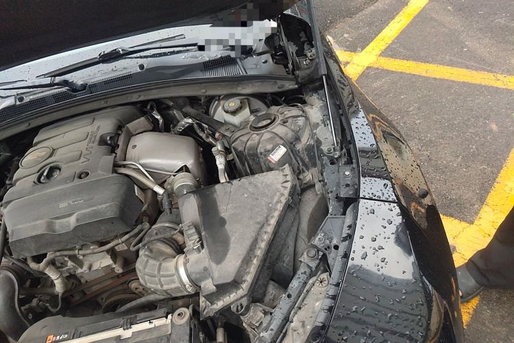 Used Chevrolet Camaro 2017 2.0T RS Engine Bay Left