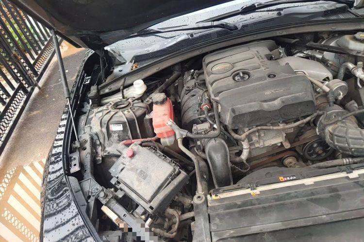 Used Chevrolet Camaro 2017 2.0T RS Engine Bay Right