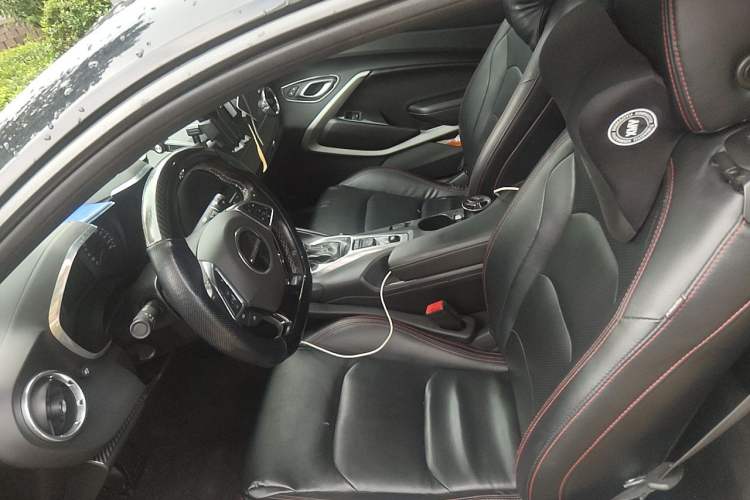 Used Chevrolet Camaro 2017 2.0T RS Left Front Seat