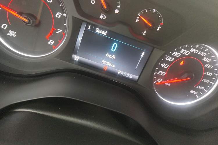 Used Chevrolet Camaro 2017 2.0T RS Odometer Close Up