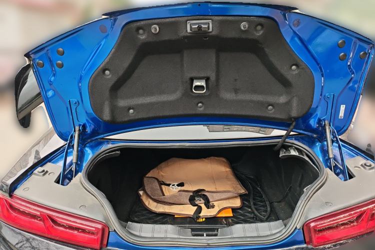 Used Chevrolet Camaro 2017 2.0T RS Trunk
