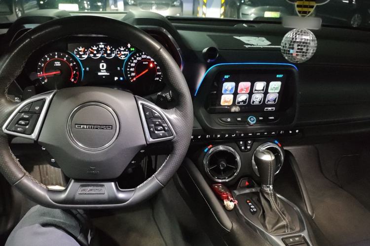 Used Chevrolet Camaro 2017 2.0T RS Center Console