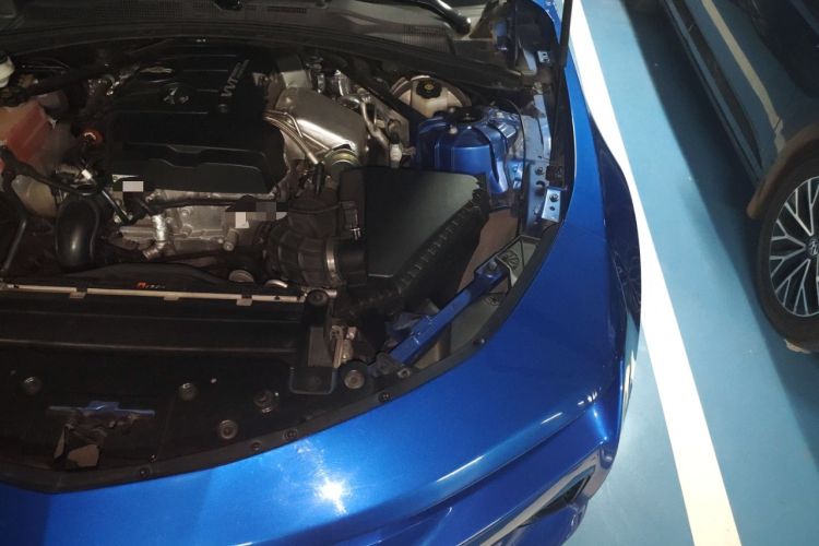 Used Chevrolet Camaro 2017 2.0T RS Engine Bay Left