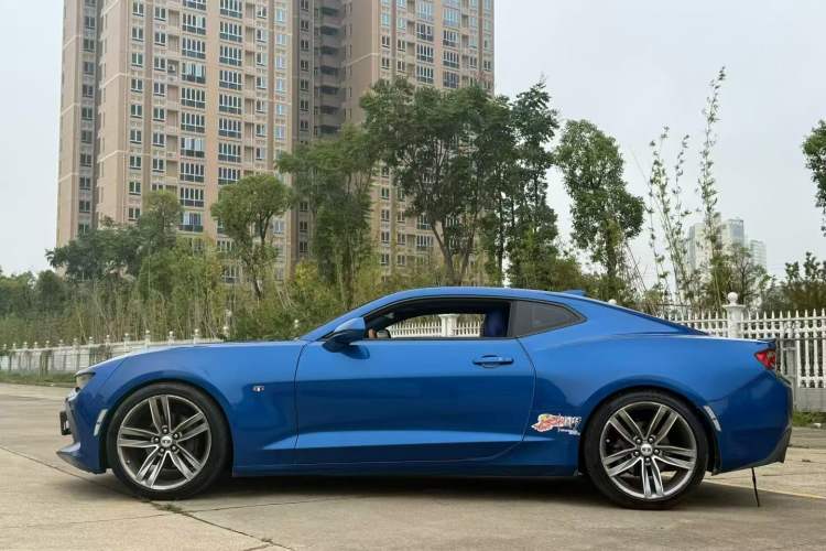 Used Chevrolet Camaro 2017 2.0T RS Exterior 2