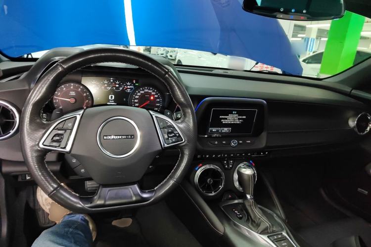 Used Chevrolet Camaro 2017 2.0T RS Interior 2